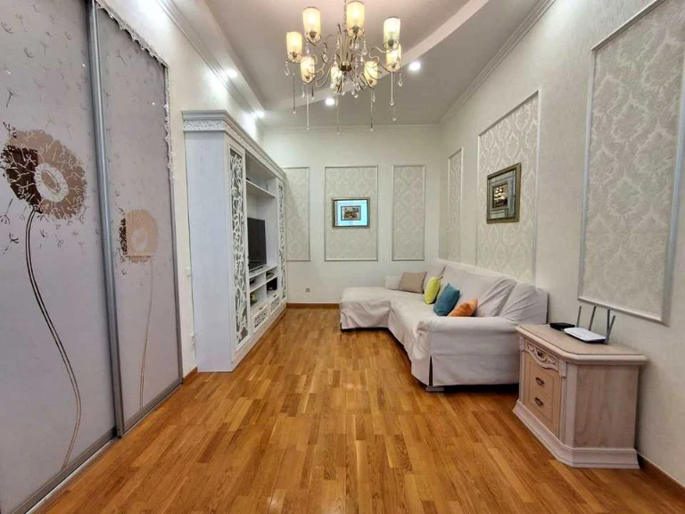 Apartment. Olesia Honchar Street, Kyiv