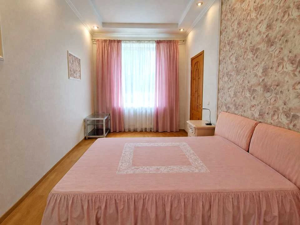 Квартира. Киев, улица Олеся Гончара