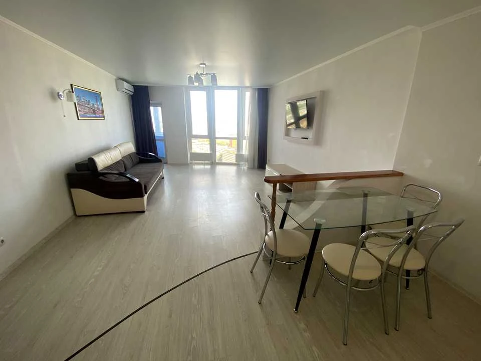 Apartment. Prospect of Sobornosti, Kyiv