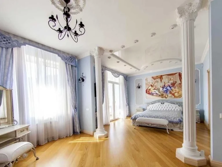 4-room apartment. Kyiv, Zolotoustyska St.