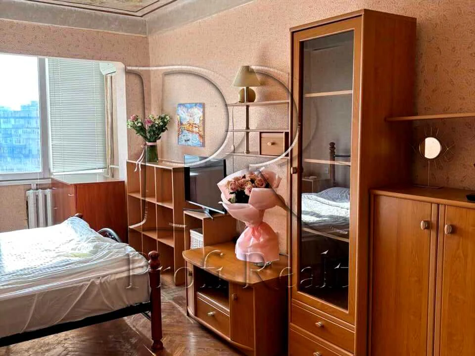 Квартира. Київ, Мілютенка вул.
