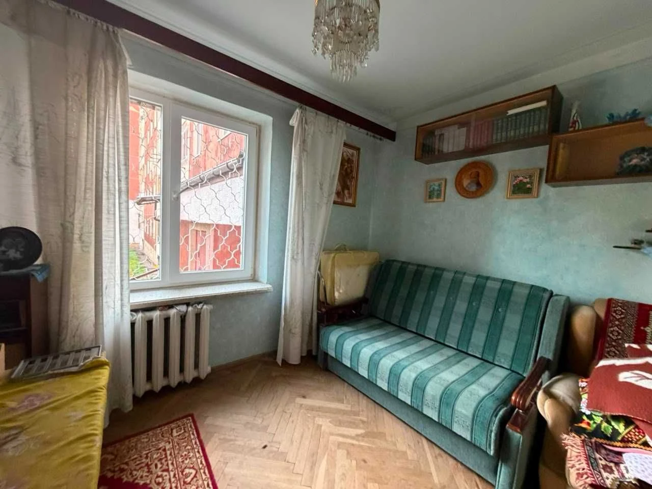 Продается трехкомнатная квартира на Сихове