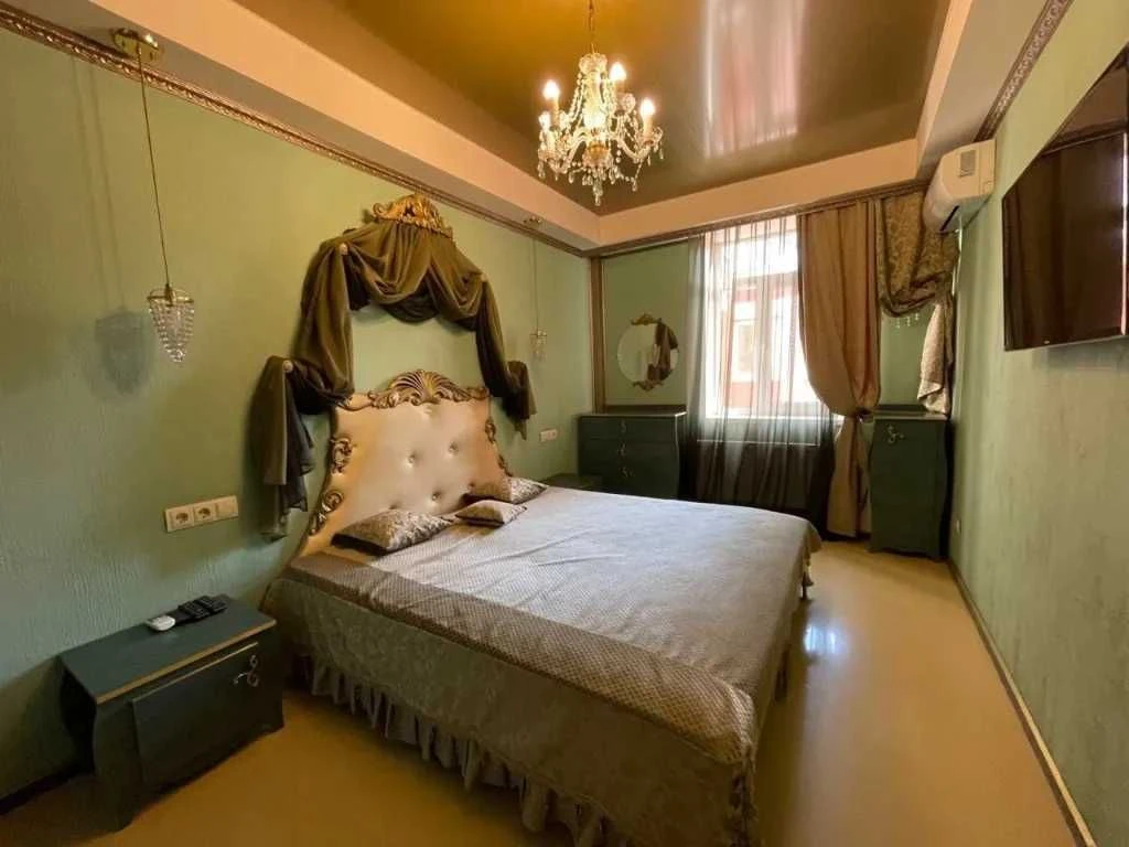 Продам 3-кімнатну квартиру в ЖК "Олімпійський", пр. Миру 25