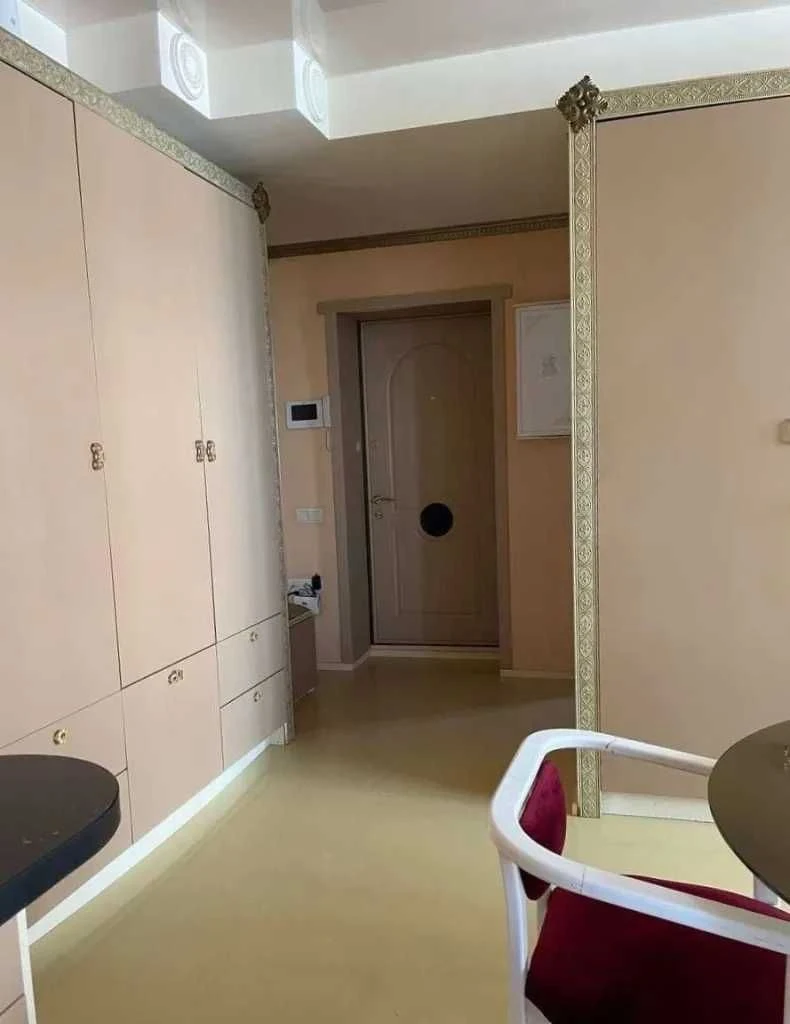 Продам 3-кімнатну квартиру в ЖК "Олімпійський", пр. Миру 25