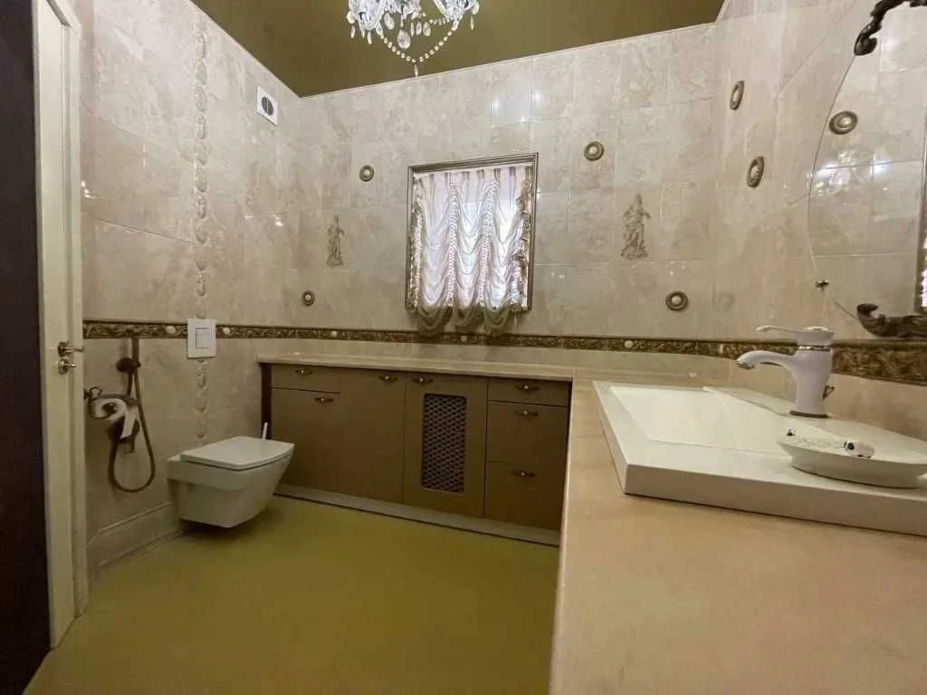 Продам 3-кімнатну квартиру в ЖК "Олімпійський", пр. Миру 25