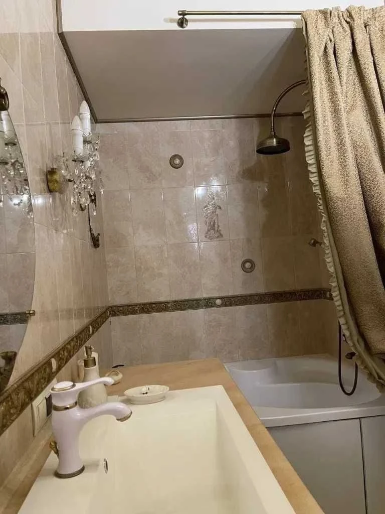 Продам 3-кімнатну квартиру в ЖК "Олімпійський", пр. Миру 25
