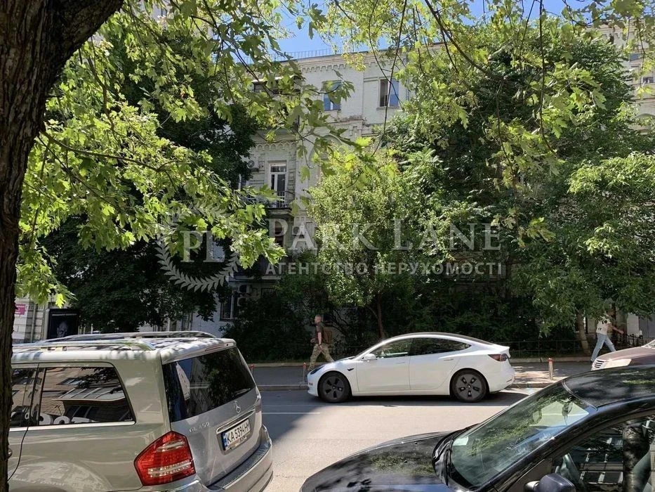 Center Sale 1-room apartment Volodymyrska 82a Botanical Garden Sa