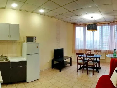 Квартира. Одеса, Середньофонтанська вул.