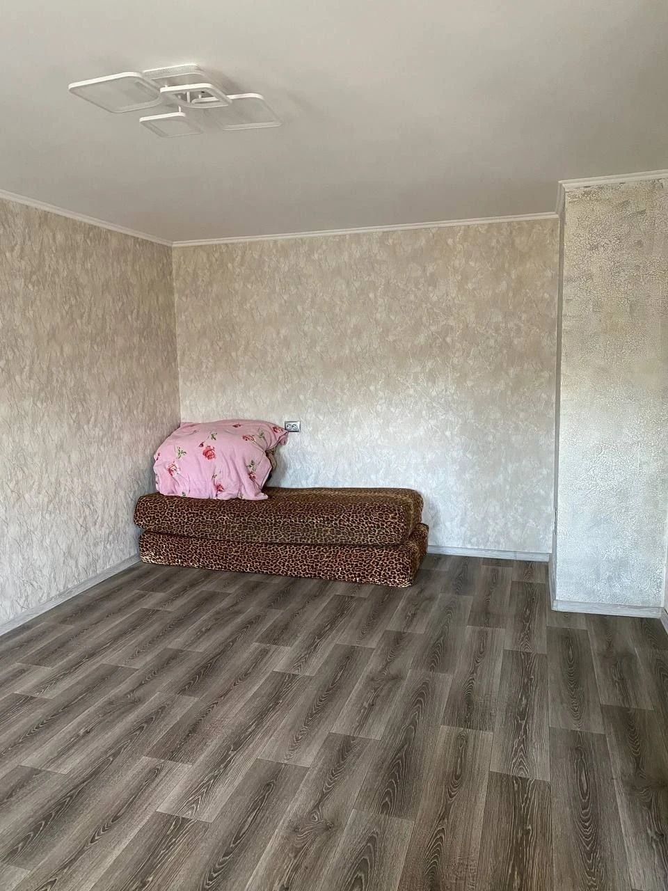 For Sale 1-room apartment on M. Morska/Dmitrieva Street