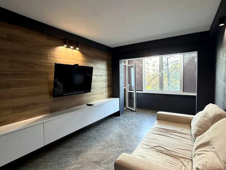 One-room apartment. Kyiv, Amvrosi Buchmy boulevard.
