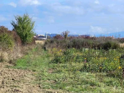 Sale of a plot of 45 acres