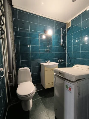 Продам 3 кімн квартиру з квадратним холом Польова