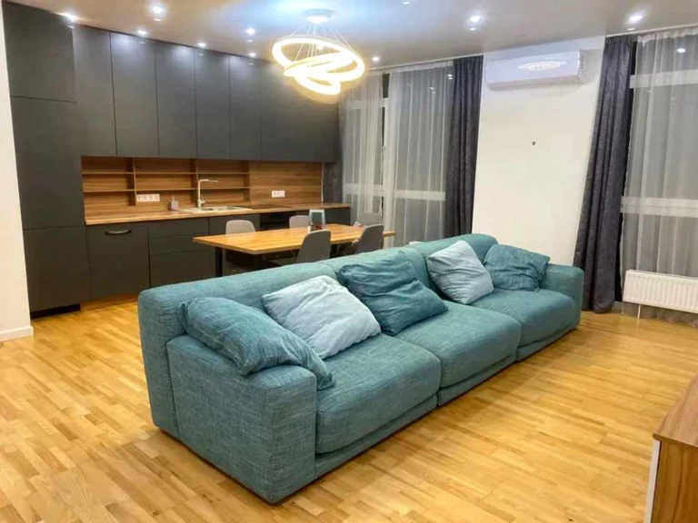 Apartment. Kyiv, Preshlavynska St.