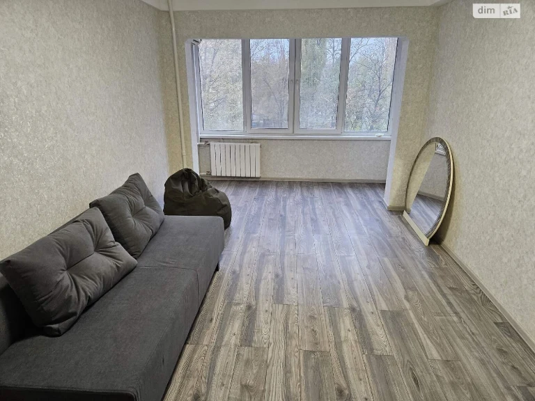 Long-Term Rental: 2-room apartment in Rusalivka
