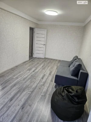 Long-Term Rental: 2-room apartment in Rusalivka