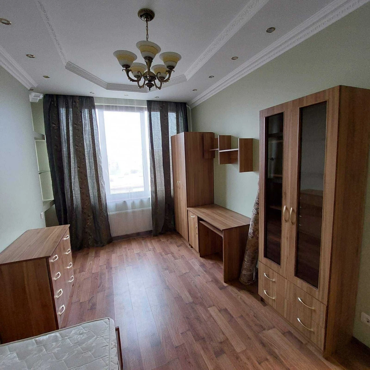 Продаж 4 кімнатної квартири вул Братів Міхновських  (ближній