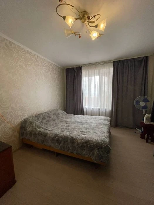 Затишна 3к в самому Центрі! Цегла оформлення мінімальне 4064
