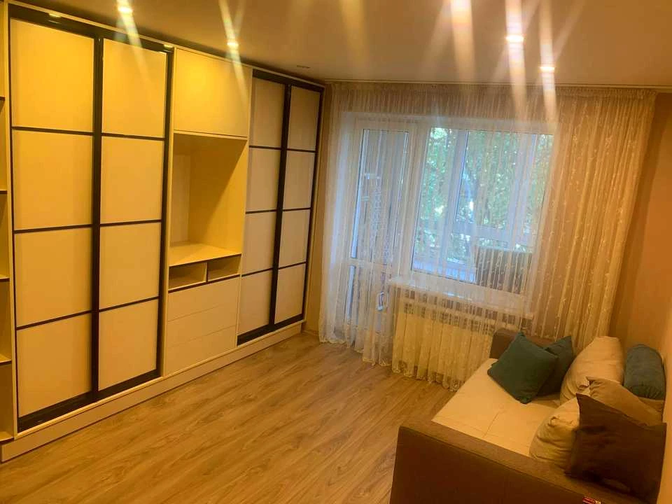 Квартира. Київ, вулиця Симиренка
