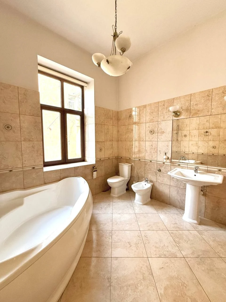 Продажа 5-комнатной квартиры, улица Рутковича
