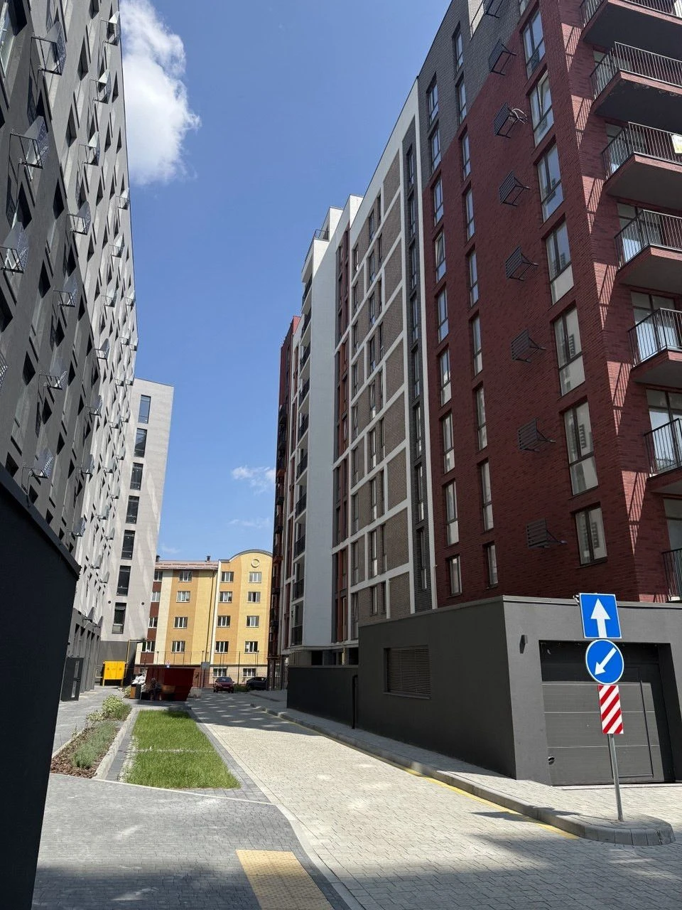 Продаж 1 кімнатної квартири вул. Лемківська
