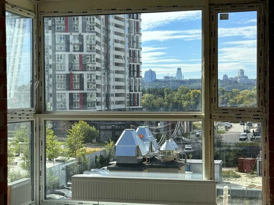 Квартира. Київ, Євгена Маланюка вул.