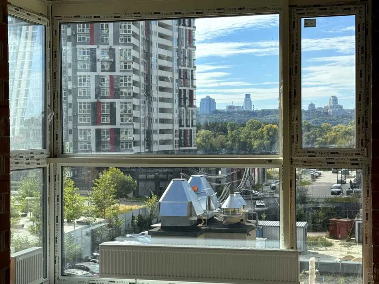 Квартира. Київ, Євгена Маланюка вул.