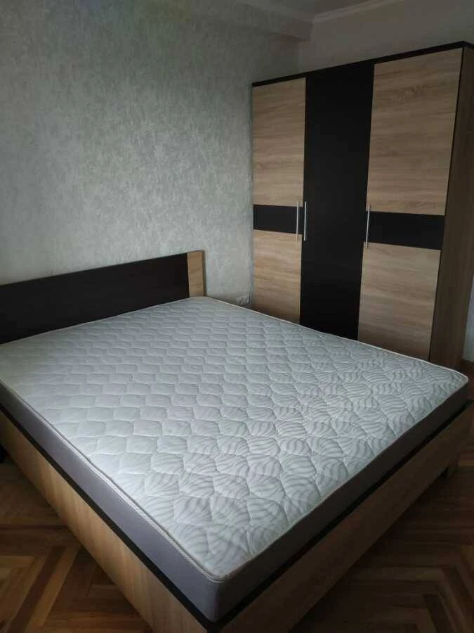 Продам 2-кімнатну квартиру, Київ, Дніпровський, бульвар Праці, 8