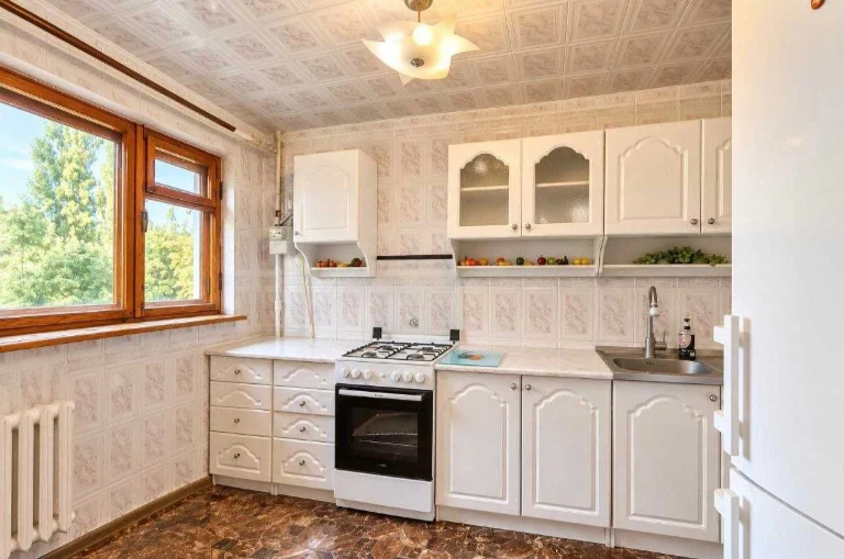 Продается 3-комнатная квартира на улице Королева рядом со школой