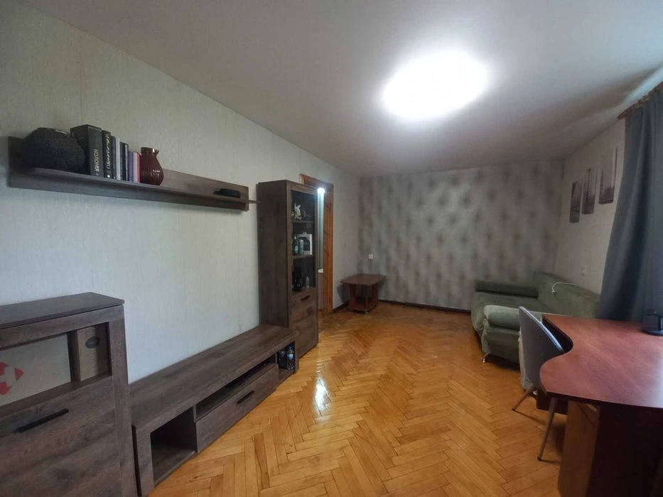 For sale 1 room apartment on Pavlovo Pole, metro station 23 Avgusta,