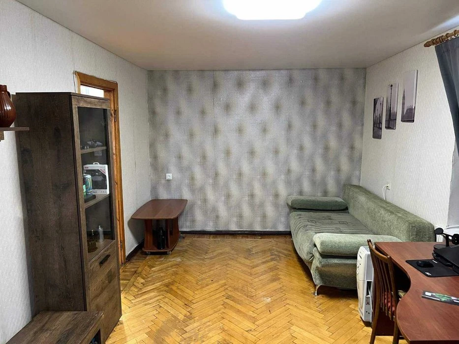 For sale 1 room apartment on Pavlovo Pole, metro station 23 Avgusta,