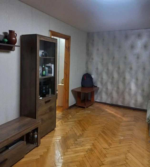 For sale 1 room apartment on Pavlovo Pole, metro station 23 Avgusta,