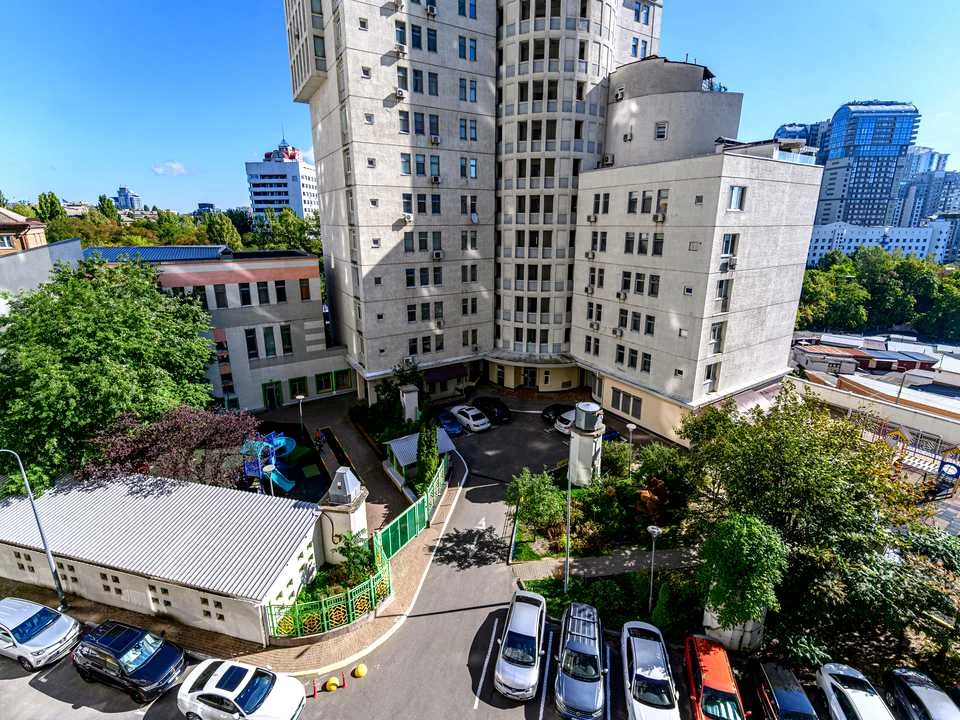 Apartment. Kyiv, Mykhola Mihnovs'kyi Boulevard.