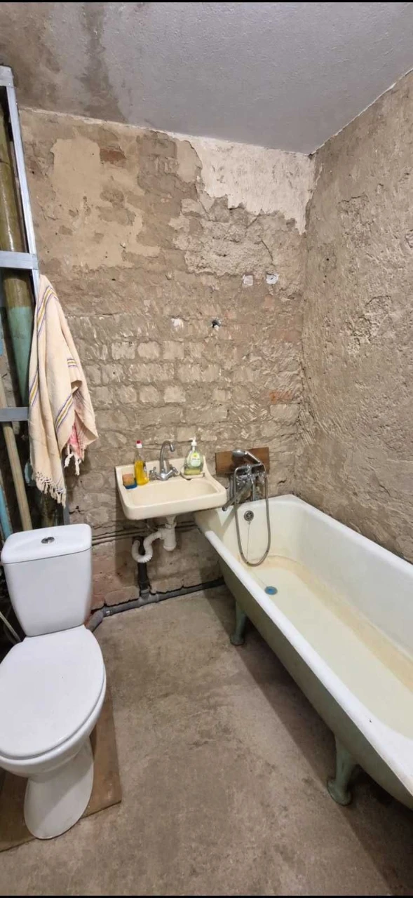Однокімнатна квартира на Філатова в цегляному будинку.