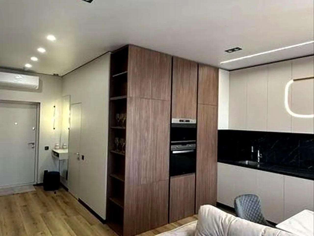Rent of a 1-room apartment 52 sq. m 22/26 floor
