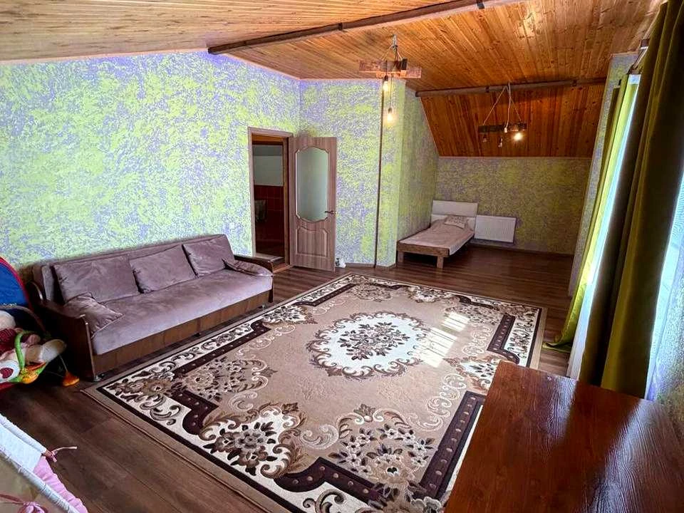 House. Khmelnytsky, Hudozhnia Avenue
