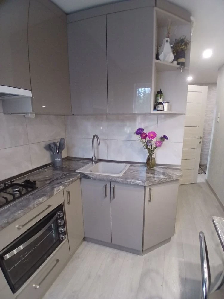 One-bedroom apartment with balcony on Voronogo