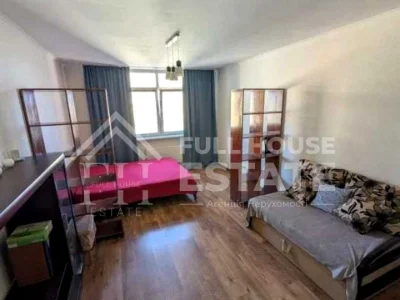 Apartment. Kyiv, Voskresenskaya St.