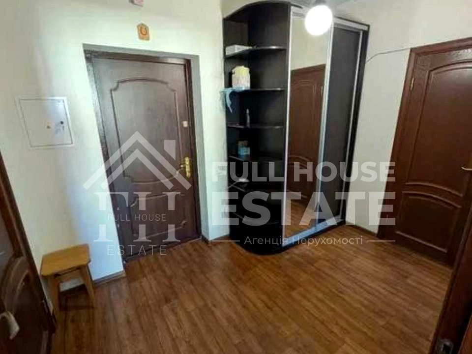 Apartment. Kyiv, Voskresenskaya St.