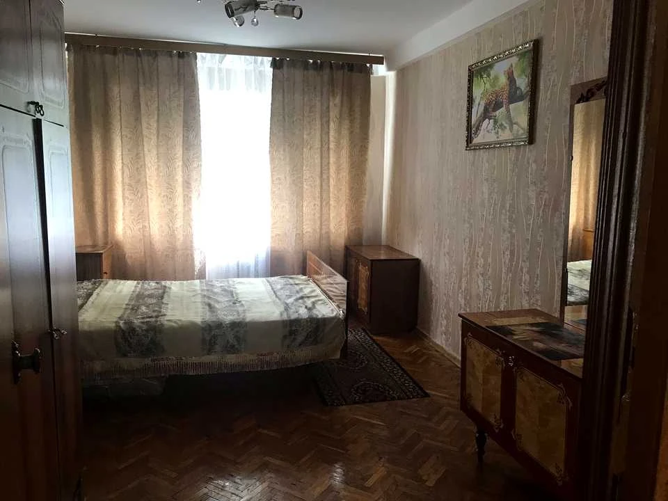 Квартира. Киев, улица Игоря Юхновского