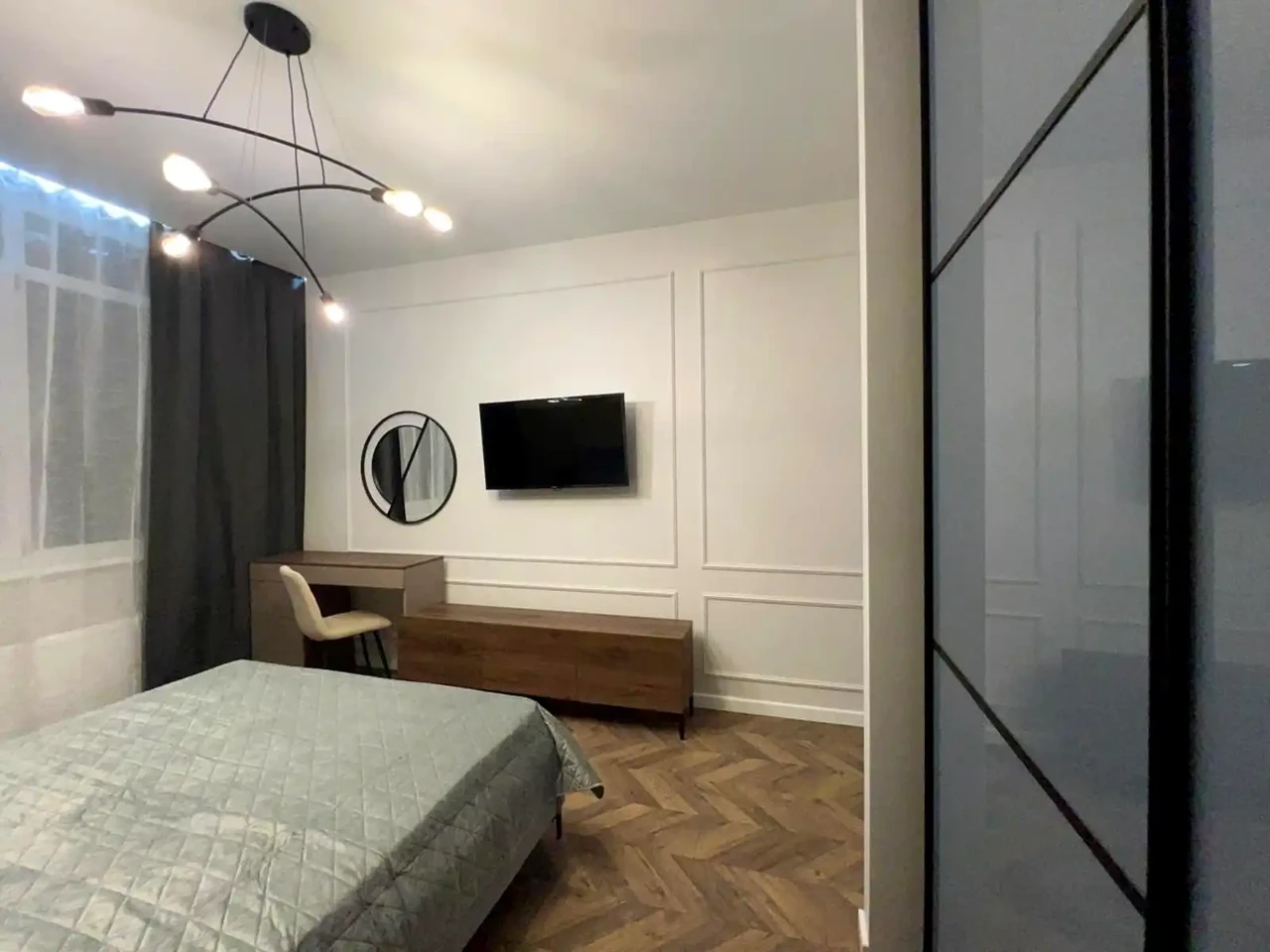 Сдается 2-комнатная квартира 74 м², 11/33 этаж