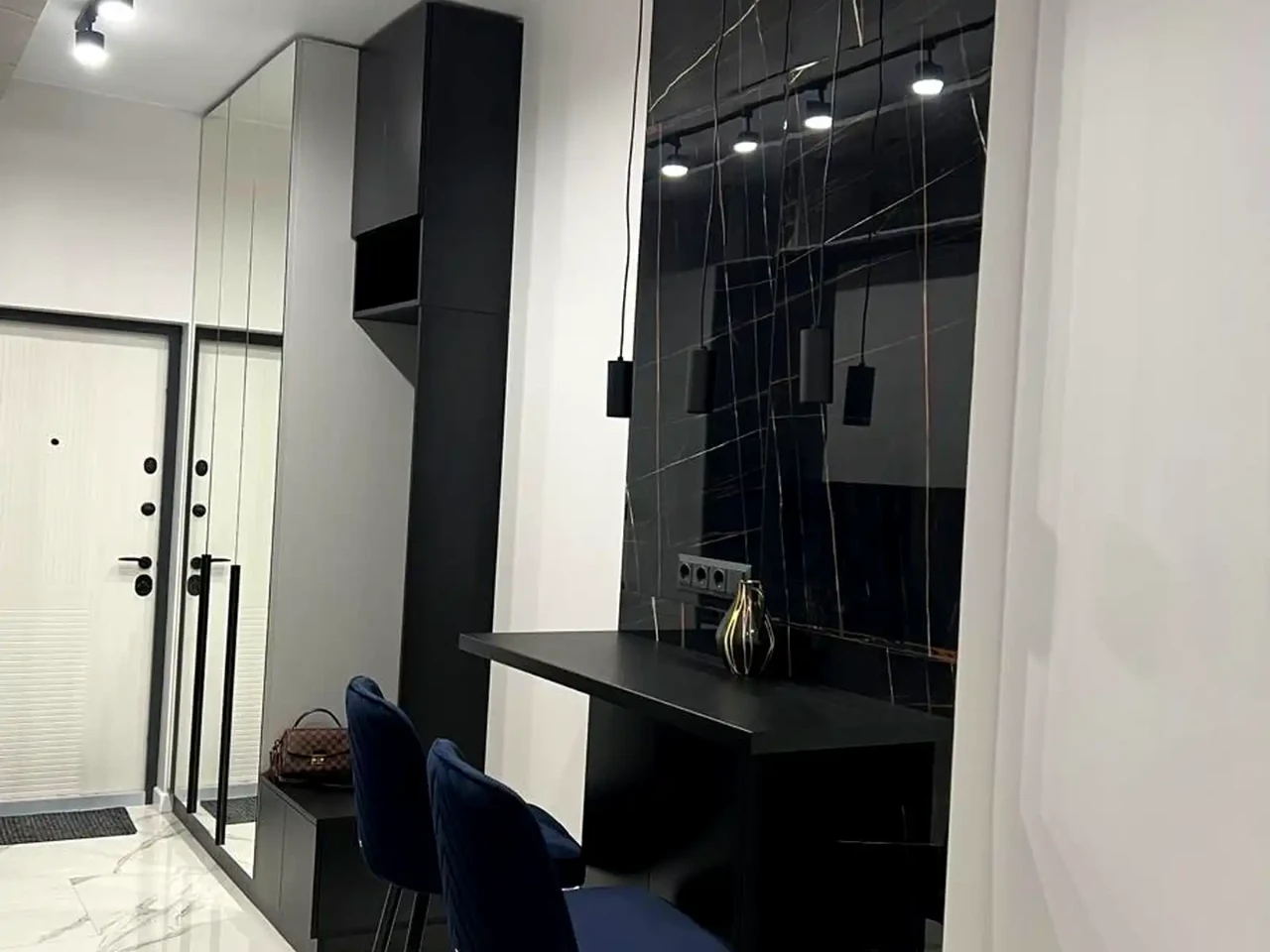 Сдается 2-комнатная квартира 74 м², 11/33 этаж