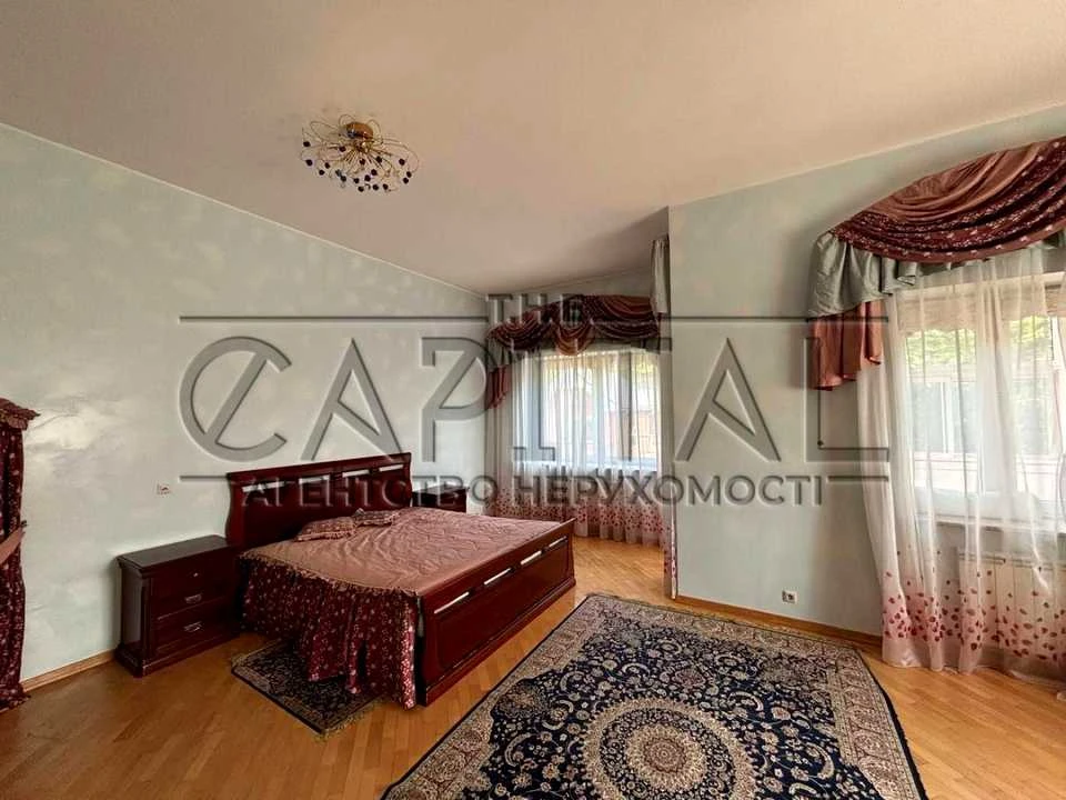 Будинок. Київ, Ломаківська вул.