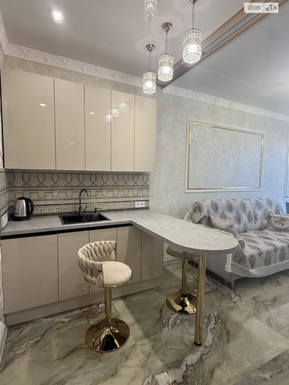 Long-Term Rental Apartment in Arcadia