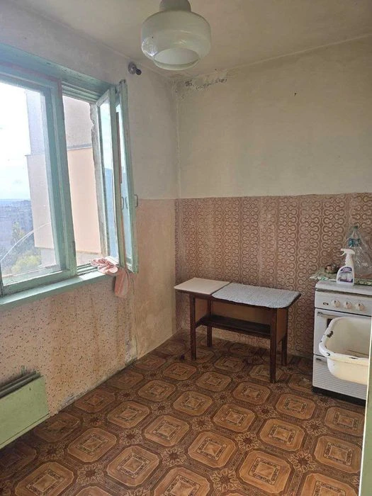 Продам 2к. квартиру,  Восточный, м. Индустриальная Сертифика