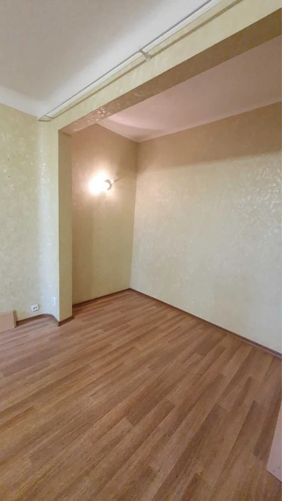 Продам 1 комнатную квартру‼️р-н Одеская, вул.Киргизкая 12 (