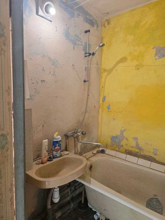 Продам 2к. квартиру,  Восточный, м. Индустриальная Сертифика