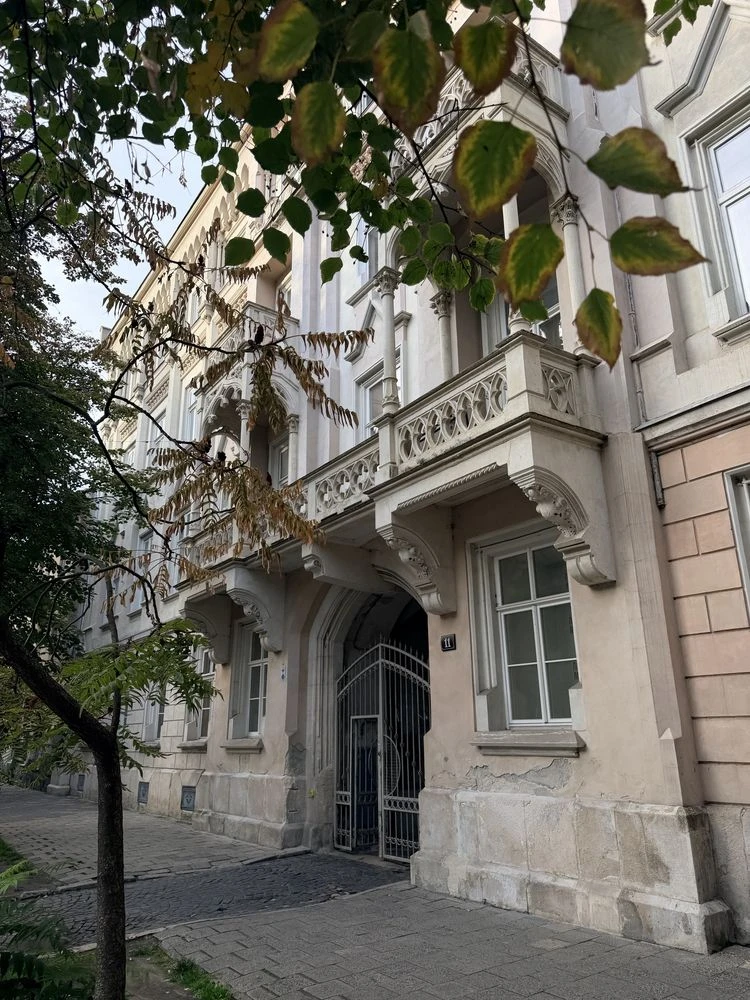 Продажа 2-комнатной квартиры в центре Львова