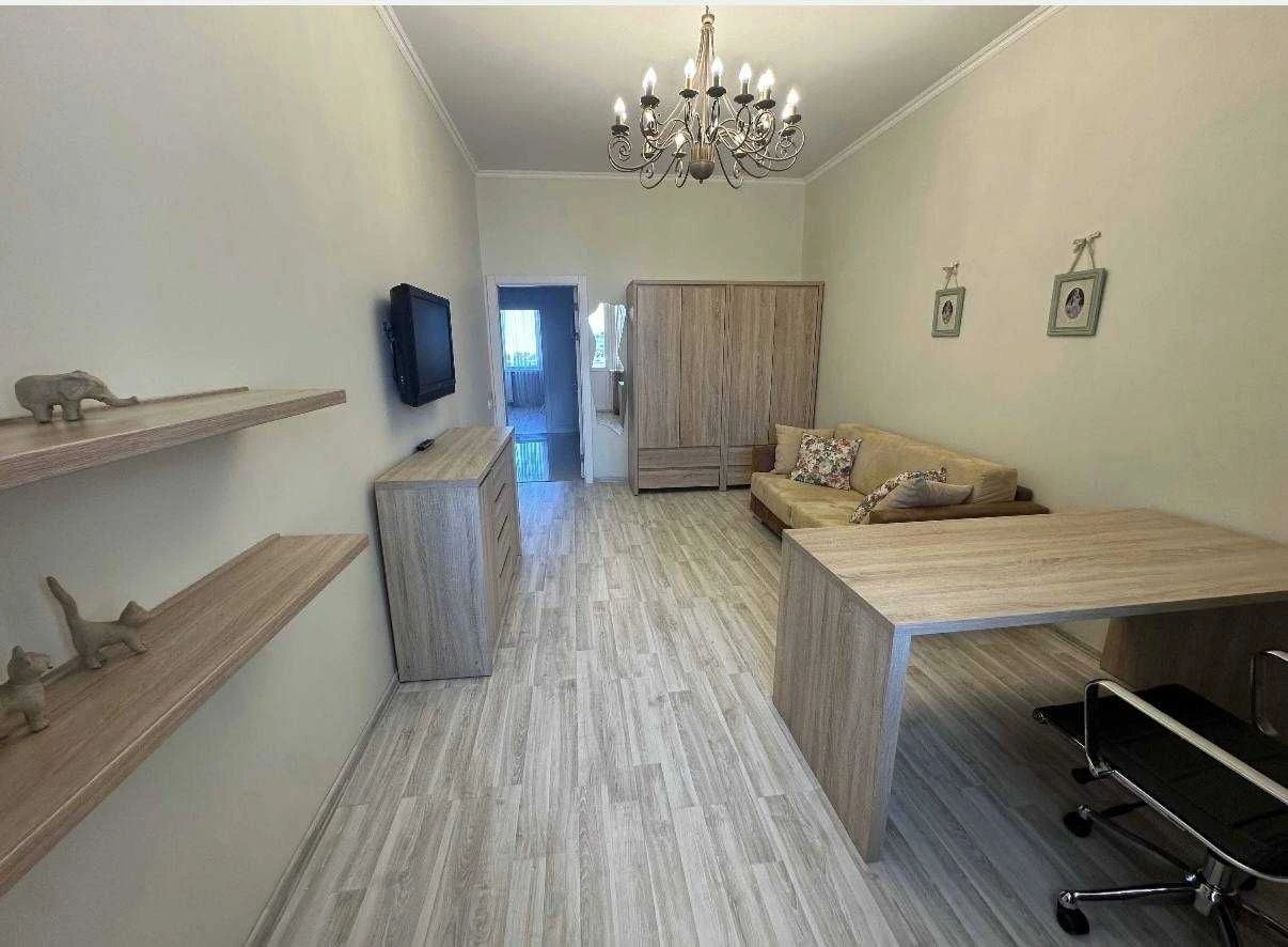 Продаж 4-кімнатної квартири в ЖК "Оазис" на проспекті Володими