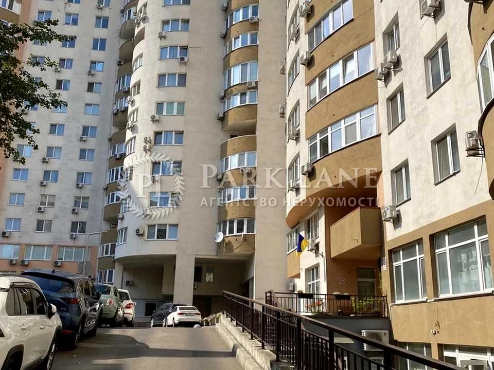 Квартира. Київ, Деміївська вул.