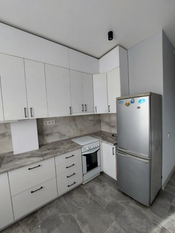 Продам 4к квартиру на Студентському бульварі